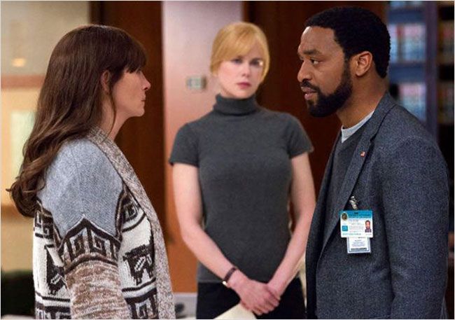 Julia Roberts, Nicole Kidman e Chiwetel Ejiofor interpretam os agentes do FBI que têm suas vidas marcadas por um brutal assassinato e o sentimento de impunidade