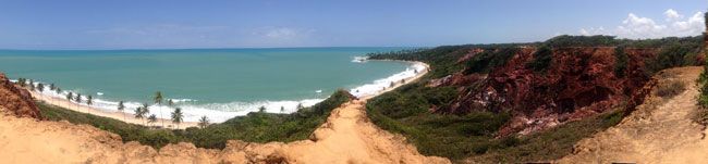 Pequenas amostras de paraíso 2 Mirante do Dedo de Deus proporciona vista panorâmica de uma faixa do Litoral Sul