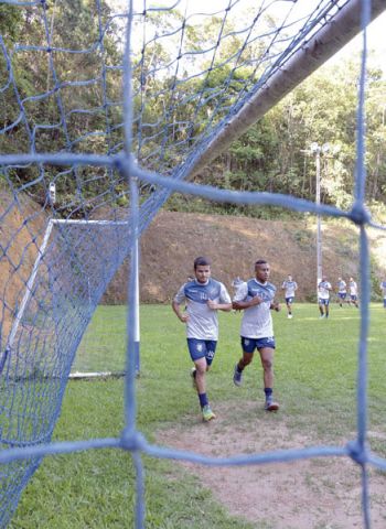 Osmar (à direita) espera, em 2016, um ano melhor (Marcelo Ribeiro)