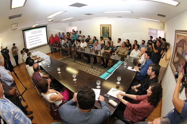 Prefeito Bruno Siqueira pediu o envolvimento de toda a sociedade contra o mosquito vetor (Fernando Priamo/11-12-15)
