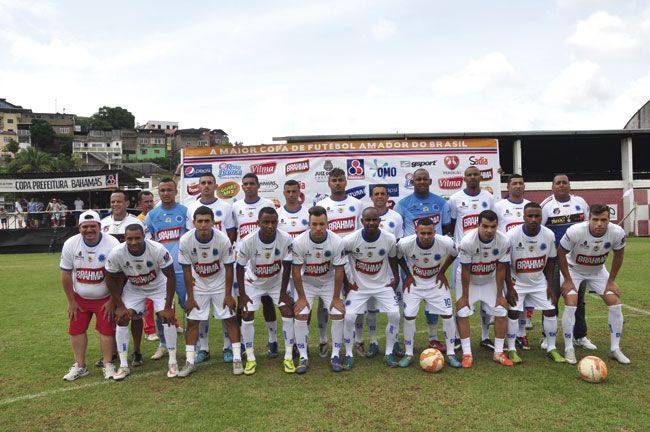 Cruzeirinho levanta o caneco 3 Time da Vila Ideal conquistou título inédito da categoria (Divulgação)