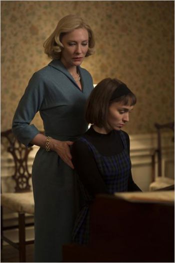 O amor que ousa dizer seu nome 3 Baseado no livro de Patricia Highsmith, 'Carol' teve seis indicações ao Oscar - duas delas pelas interpretações de Rooney Mara e Cate Blanchet