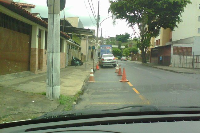 Problema ocorre na Rua Humberto de Campos, no Santa Terezinha