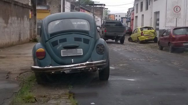 Segundo leitor, fusca está no local há mais de um mês