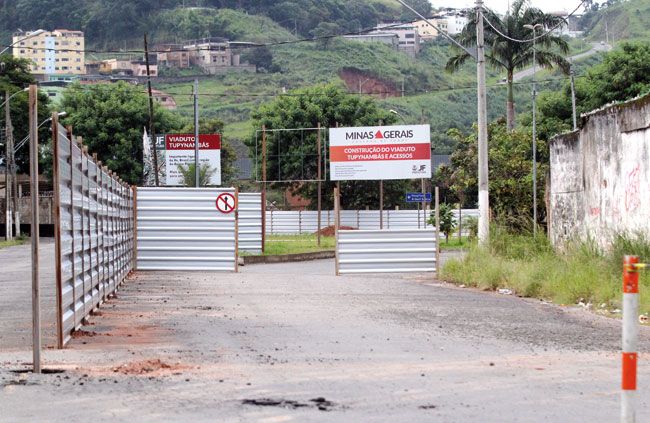 Área já começa a ser preparada para começo da montagem do viaduto no Santa Teresa (LEONARDO COSTA/11-03-16)