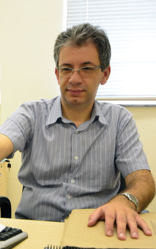 Diante do cenário                    que exige a manutenção do emprego no primeiro momento, a negociação deve ser para evitar demissões  Wilson Rotatori, professor da UFJF 