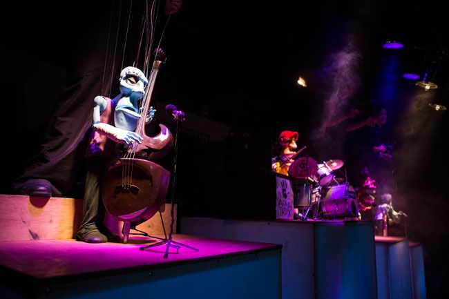 O antigo e o novo em cena 4 Em cartaz há 13 anos, 'Armatrux, a banda' reúne músicos de universos diferentes para divertir crianças e adultos