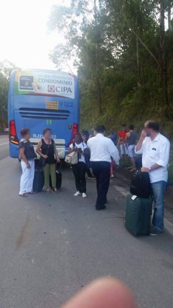 no dia 25 de janeiro onibus perdeu forca e parou passageiros tiveram que deixar o veiculo