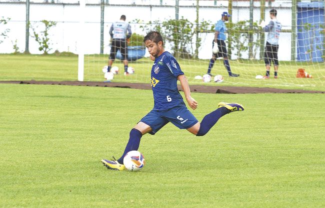 Tupi busca novo diretor de futebol 2 Thiago Espíndola teve confirmado o diagnóstico de dengue (MARCELO RIBEIRO)