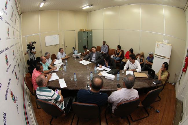 Operadoras querem nova mudança em lei 2 Veredores e secretários da PJF manifestam insatisfação com empresas durante reunião na Câmara (Fernando Priamo/11-03-16)
