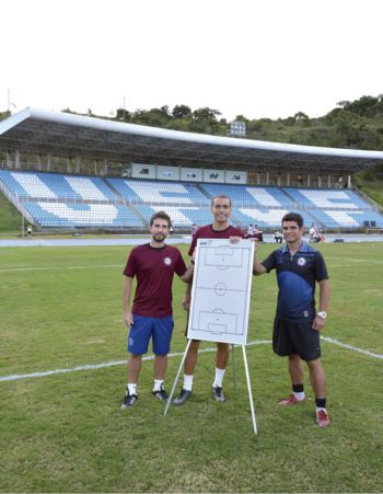 Bruno, Wellington e Luiz Carlos levam para o exterior a experiência adquirida no projeto da UFJF  (Marcelo Ribeiro/16-03-16)