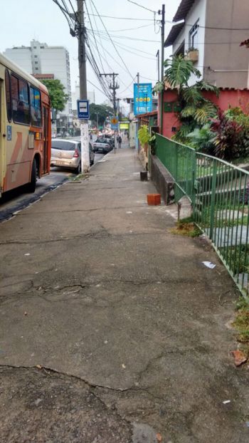 Estrutura foi retirada de ponto da Avenida Rio Branco, na altura do número 232