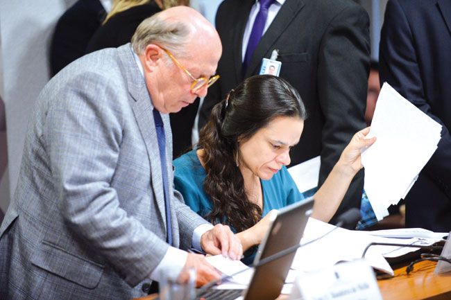 Miguel Reale e Janaína Paschoal discursaram ontem em sessão marcada por discussões (Jefferson Rudy/Agência Senado)