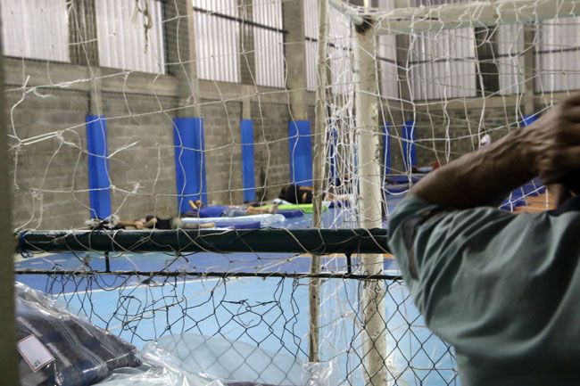 Usuários reclamam de colchões 2 Cesporte será usado para pernoite pelo menos até sábado (Fernando Priamo/11-05-16)