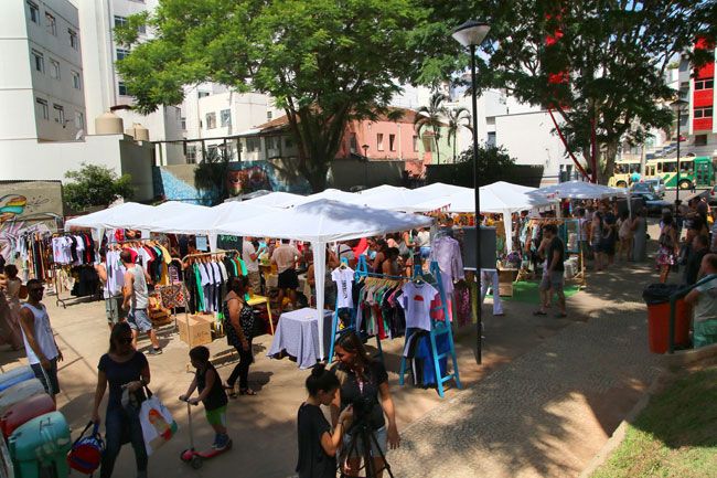 Mercado Aberto, realizado na Praça Jarbas de Lery, no São Mateus