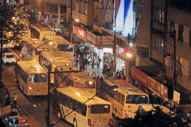 Na Getúlio Vargas, velocidade média do transporte coletivo é de 10 km/h