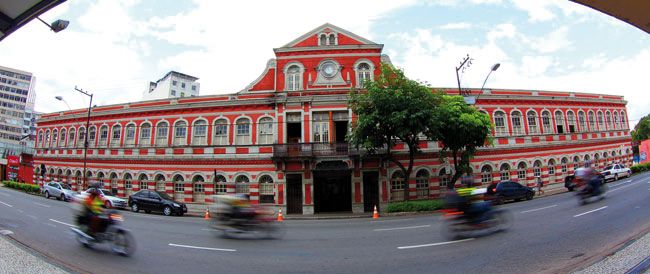 predio foi por decadas a sede da companhia textil bernardo mascarenhas