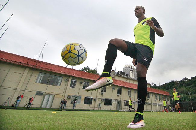 Ribamar é esperança de gols do Glorioso esta noite (Vítor Silva/SSPress/Botafogo)