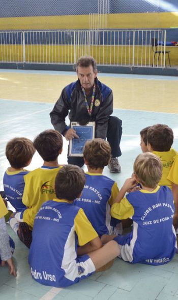 Futsal brasileiro nos EUA 2 Sergio Moraes viaja hoje com Felippe Tavora e Bruno Conteville ( Marcelo Ribeiro)