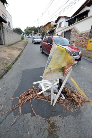 Atenção deve ser redobrada na Rua Professor Francisco Sobral (Olavo Prazeres/08-06-16)