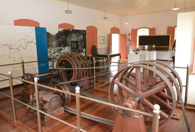 Longe dos olhos 5 Entre as curiosidades distantes do público, está um gerador fabricado pela Westinghouse