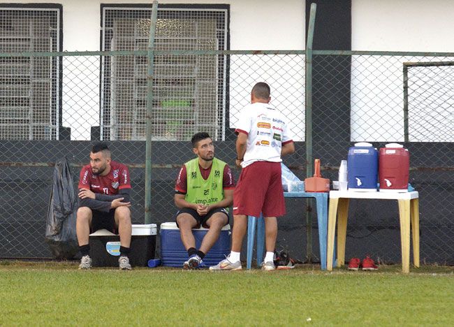 Hiroshi fez trabalho físico após se recuperar de luxação no ombro (Marcelo Ribeiro)