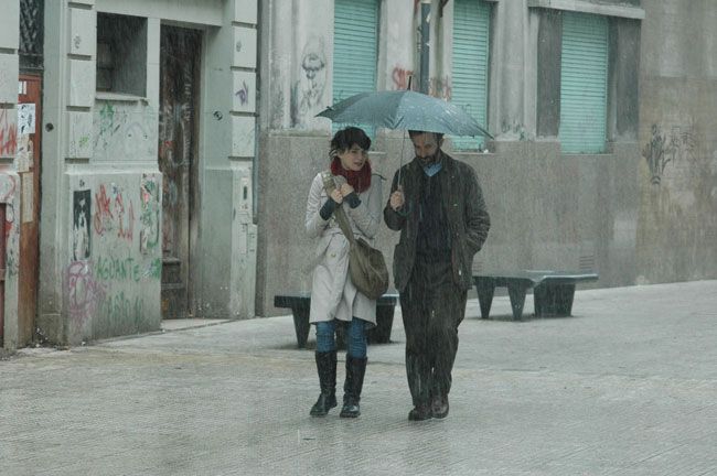 Na chuva mulher encontra o grande amor