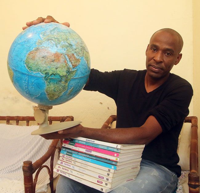 Outras ideias com Ernando José da Silva 2 Professor de geografia e faz-tudo, Ernando conquista pelo entusiasmo (Fernando Priamo)