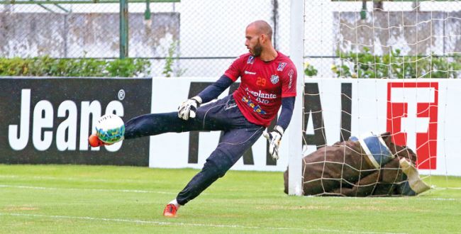 Rafael Santos ganha a vaga do lesionado Glaysson no gol (Leonardo Costa/tupifc.esp.br)