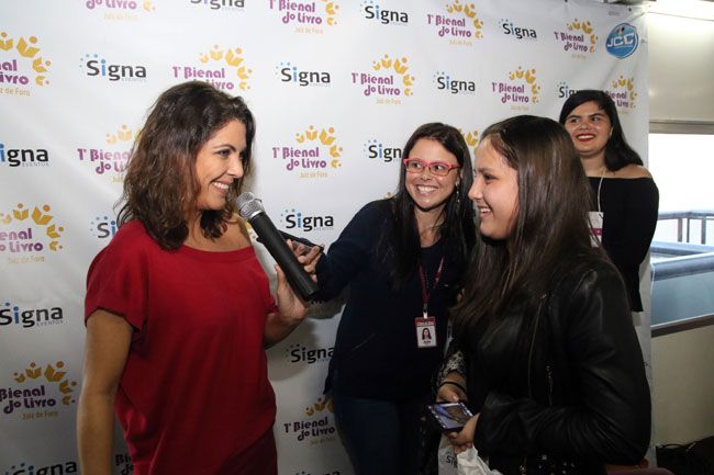 Thalita Rebouças responde às perguntas de Maria Eduarda