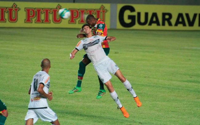 Derrota para o lanterna 2 Tupi joga mal e é castigado com a maior derrota na Série B (BIAMAN PRADO/28-06-16)
