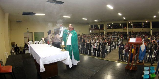 Celebrações às segundas-feiras atraem duas mil pessoas ao Clube Tupynambás (Fernando Priamo/04-07-16)