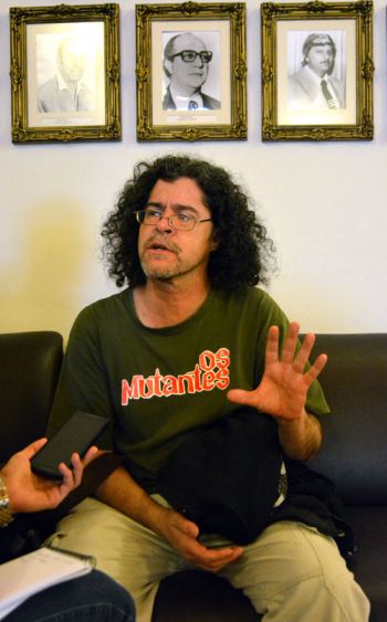 Por mais música 4 O caminho poderia ser uma isenção de impostos para casas que precisam se adequar, dentro de prazos reais