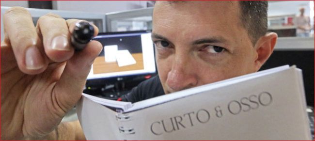 'Continuo sendo um rabiscador de palavras' 2 O editor da Tribuna Wendell Guiducci lança seu livro de estreia com apoio da Lei Murilo Mendes (Leonardo Costa)