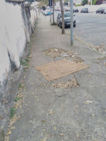 Perigo para pedestres na Rua Tenente Luiz de Freitas