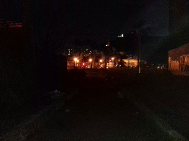 Praça Senador Teotônio Vilela sofre com problemas de iluminação (Richard Custódio)