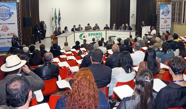 ILCT ganha R$ 539 mil para pesquisa 2 Solenidade de abertura foi marcada ainda por cessão definitiva do ILCT à Epamig (Leonardo Costa/19-07-16)