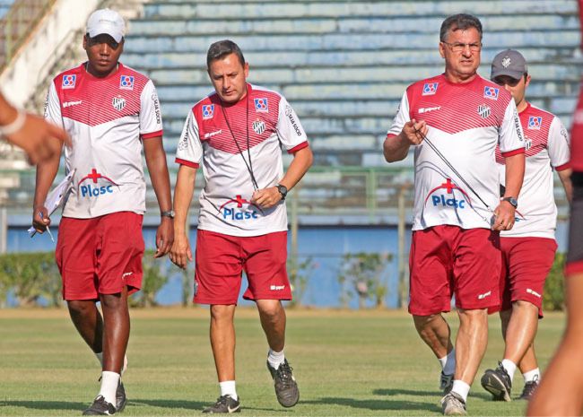 Na trilha do respiro 2 Comissão técnica carijó confia na volta de lesionados como reforço em jogo de seis pontos em Goiânia (Leonardo Costa)