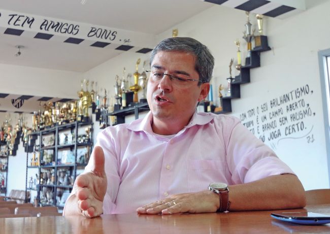 Suporte matemático 2 'É possível a reação', acredita o diretor executivo de futebol, Gustavo Mendes (Leonardo Costa)