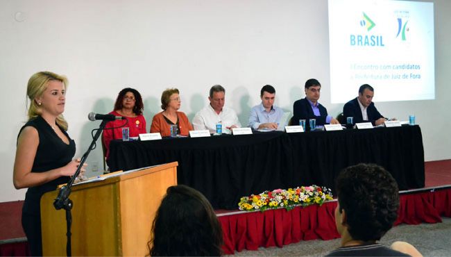 Evento promovido pelo Convention reuniu seis dos sete concorrentes à PJF (Olavo Prazeres/16-08-16)