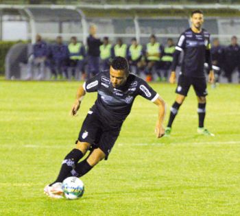 Henrique se recuperou de lesão no músculo anterior da coxaFELIPE COURI/TUPIFC.ESP.BR