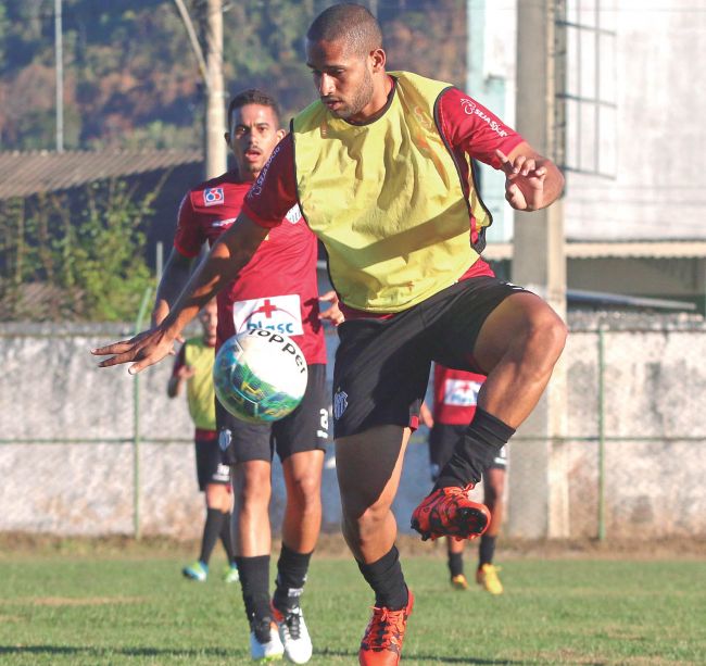  Com a contusão de Jonathan, Bruno Costa volta ao time (leonardo costa)