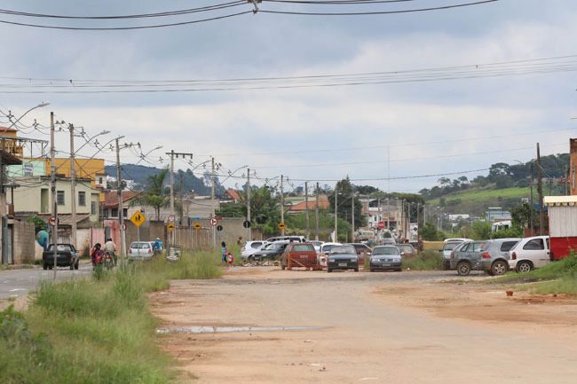 Mesmo inacabada, via que corta bairros da Cidade Alta é muito utilizada (Fernando Priamo)