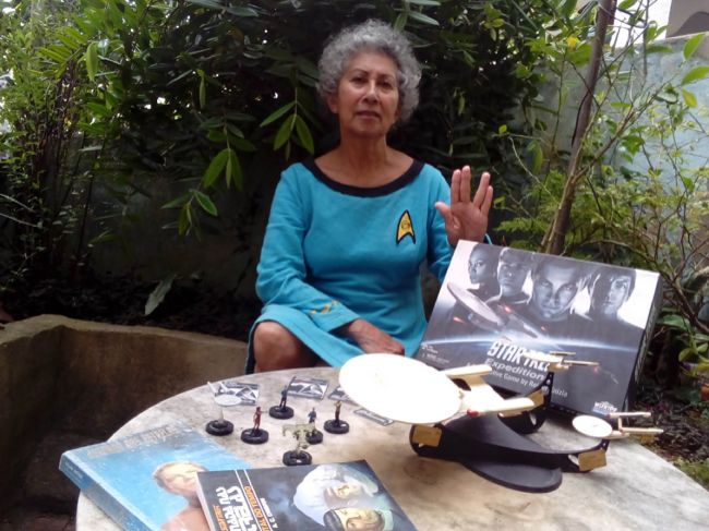 Robélia descobriu a série por acaso, mas admiração por 'Star trek' dura quase 50 anos