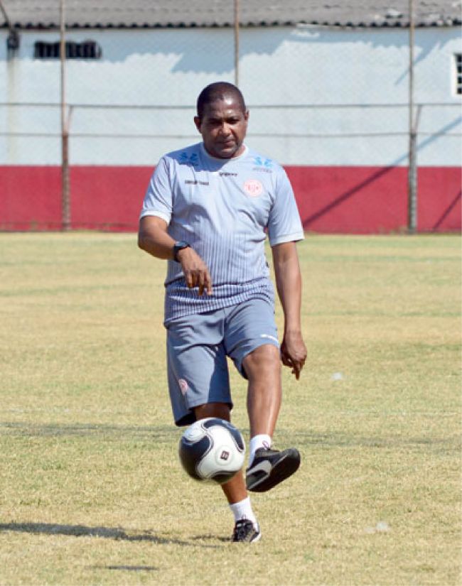 Técnico do Baeta, Gerson Evaristo analisa campanha e intertemporada (Olavo Prazeres)