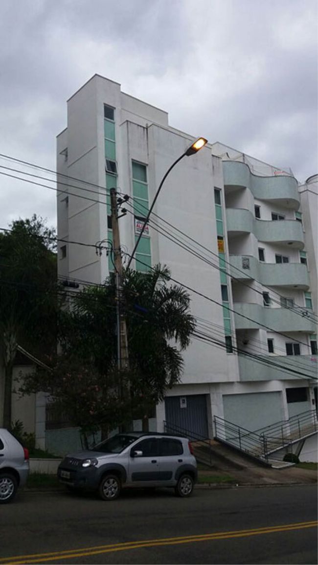 POSTE DE luz estaria ligado há cerca de dois dias JULIANA NETTO