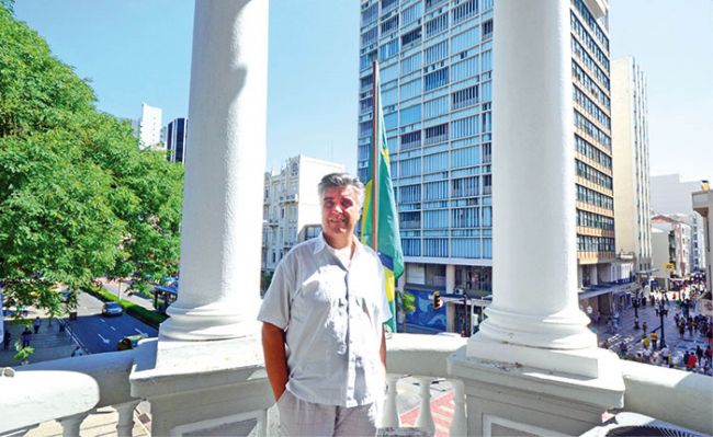 TONINHO TEM feito sua mudança do imponente prédio no Parque Halfeld e se prepara para o doutorado em educação OLAVO PRAZERES