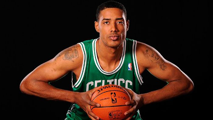 Jogador de basquete Fab Melo é encontrado morto em Juiz de Fora