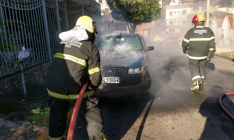 carro-pegando-fogo-2 carro-pegando-fogo-2