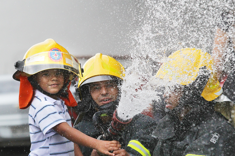 felipe-couri-menino-sonha-ser-bombeiro